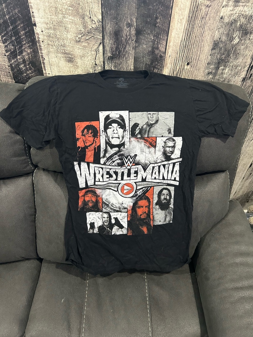 WWE Wrestlemania 31 men’s t shirt - size medium